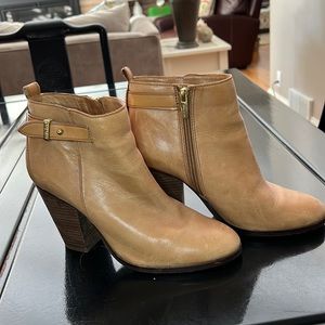 Coach Hewes Ankle Boots Safari Sand